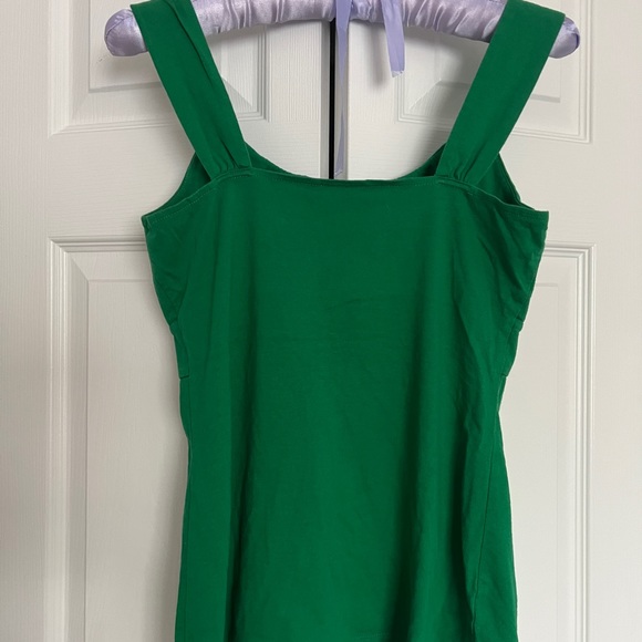 Like new sleeveless top size XS - Picture 2 of 4